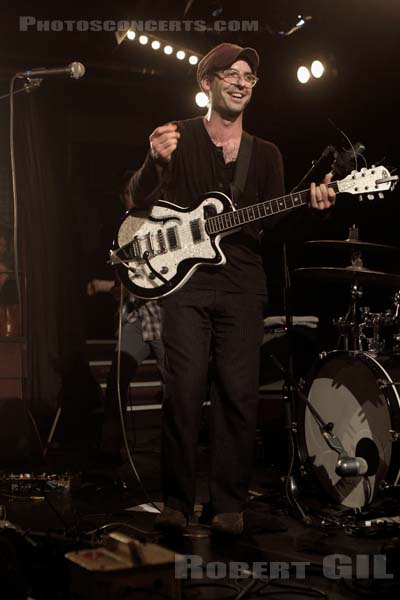 CLAP YOUR HANDS SAY YEAH - 2017-09-20 - PARIS - La Maroquinerie - 